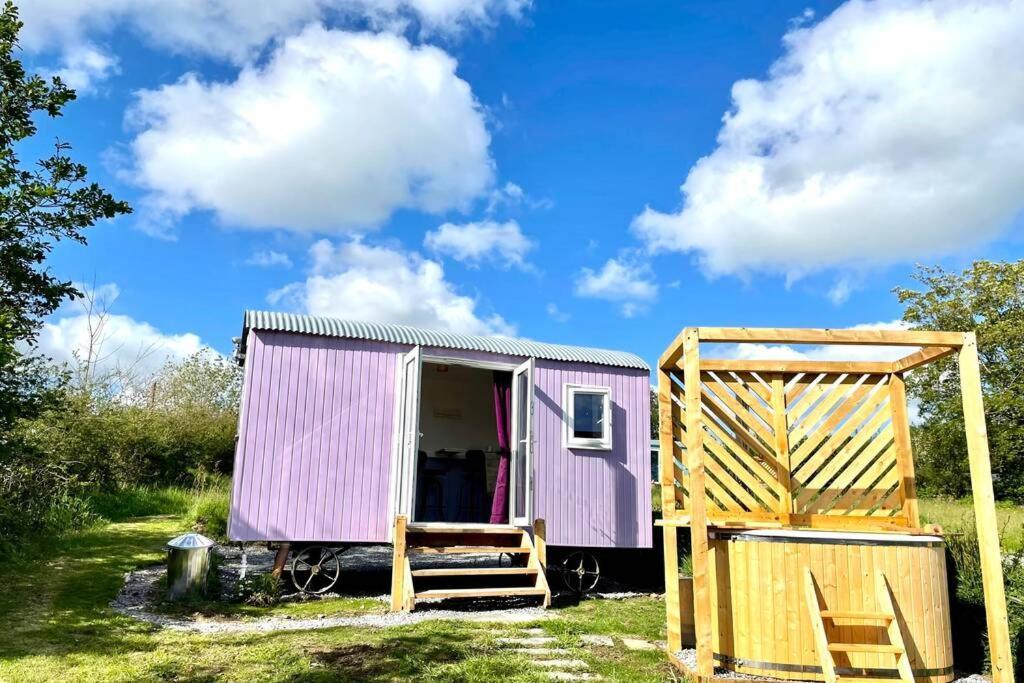 Lilac Tree Hut 滕比 外观 照片